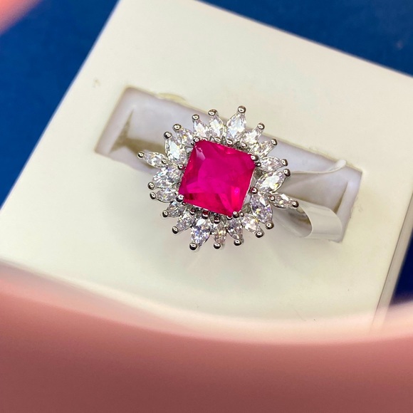 Princess cut Fusion Hot Pink Quartz Ring - Picture 1 of 14